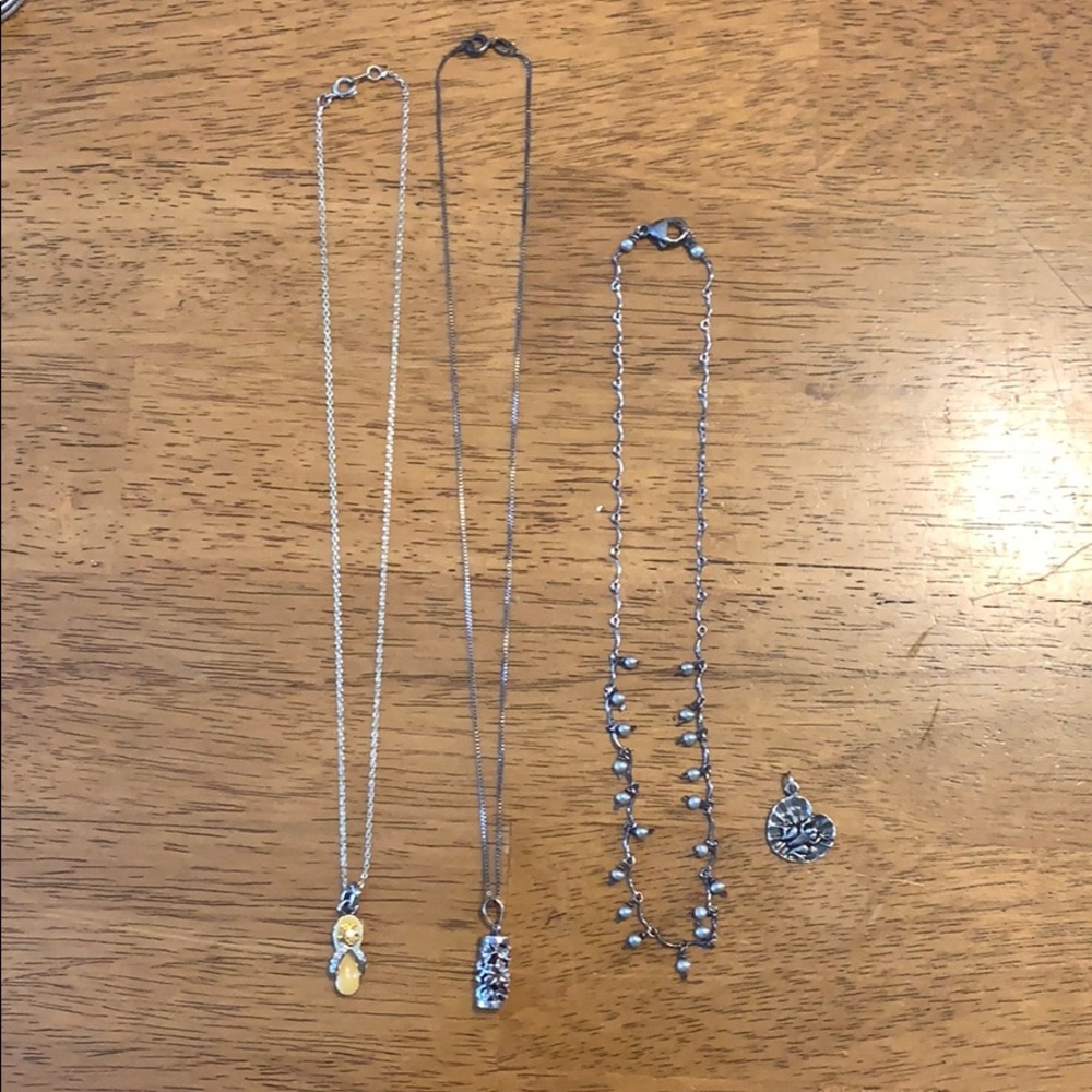 Lot of 4–3 necklaces and on pendant